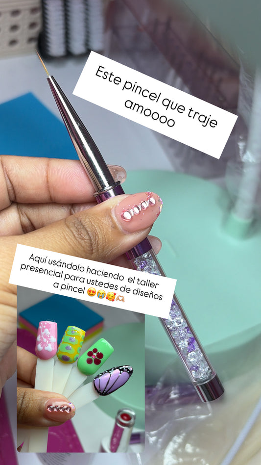 Pincel fino 9mm ( funciona para diseño, líneas, para rellenar laterales y área cutícula )